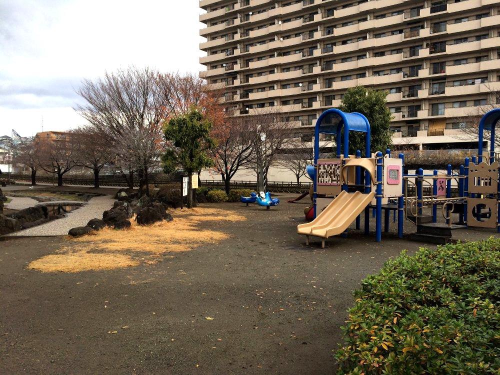 park. 272m to the north park