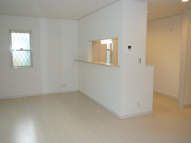 Same specifications photos (living)