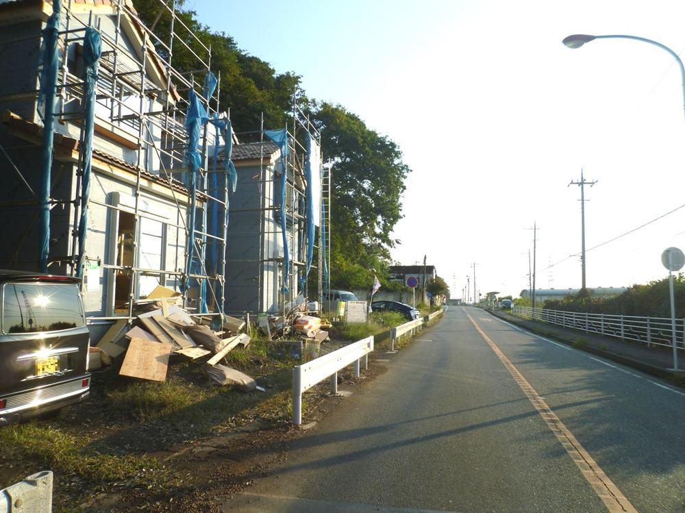 Local photos, including front road. Local (11 May 2013) Shooting