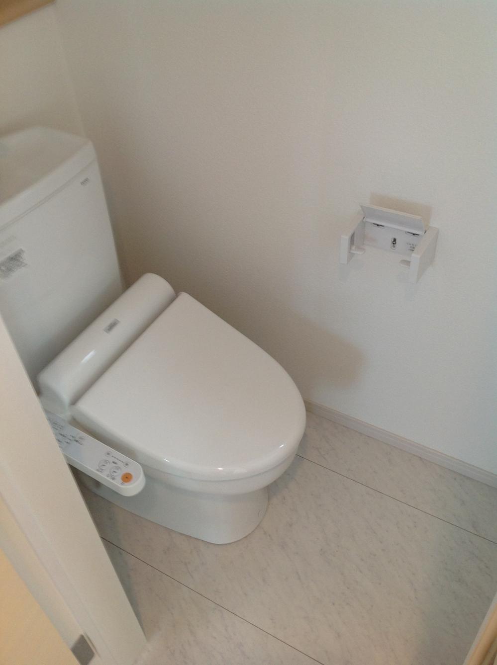 Toilet. Toilet (09 May 2013) Shooting