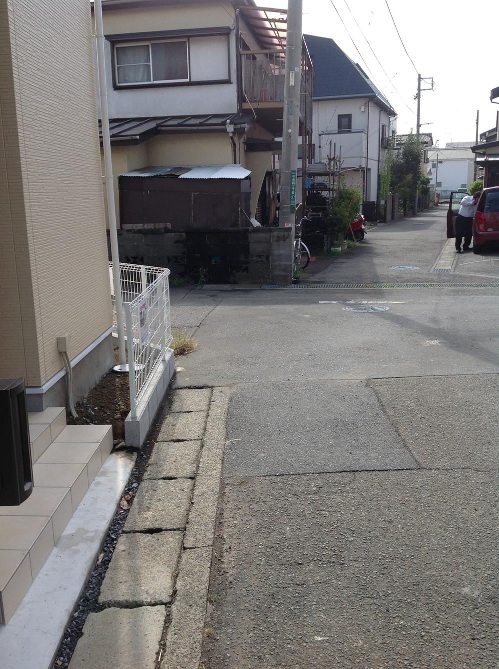 Local photos, including front road. Front road (09 May 2013) Shooting