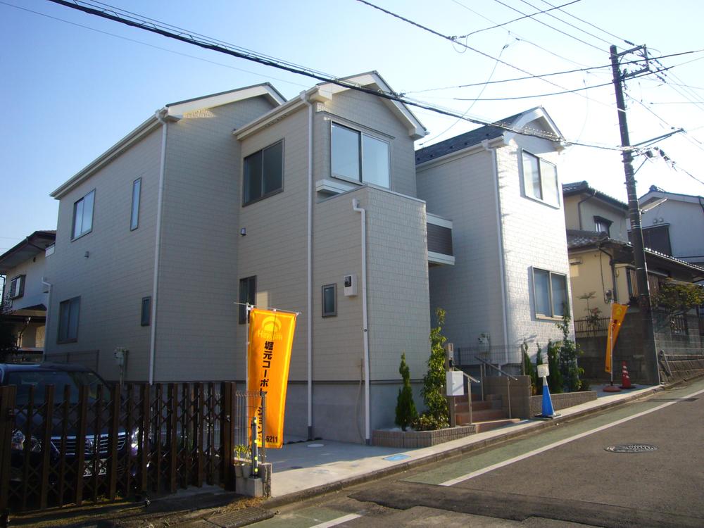 Local appearance photo. Local (12 May 2013) Shooting