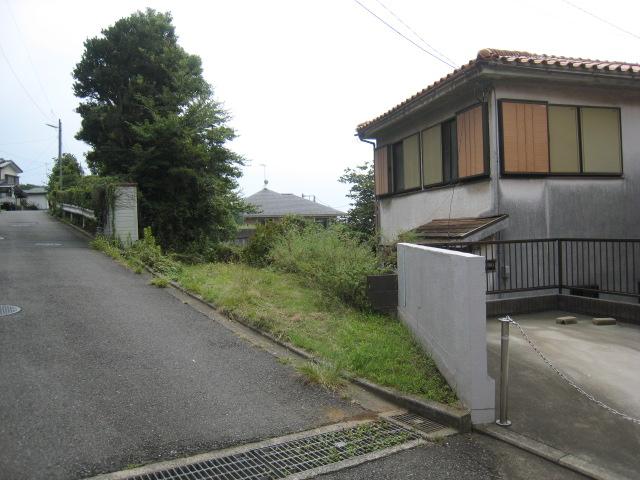 Local photos, including front road. Turn from the east road to the parking space. (September 2013) Shooting