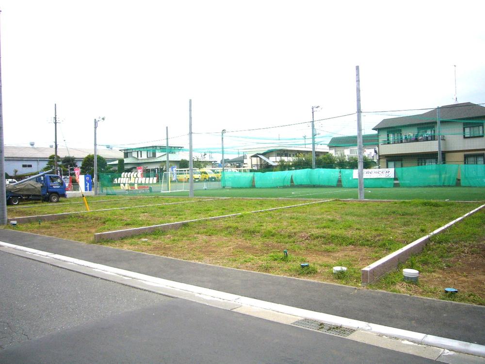 Local photos, including front road. Local (11 May 2013) Shooting