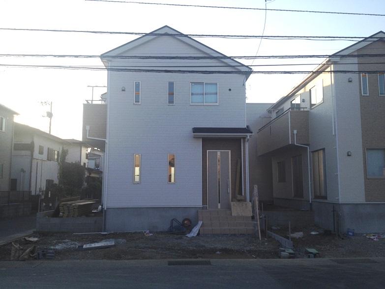 Local photos, including front road. 1 Building