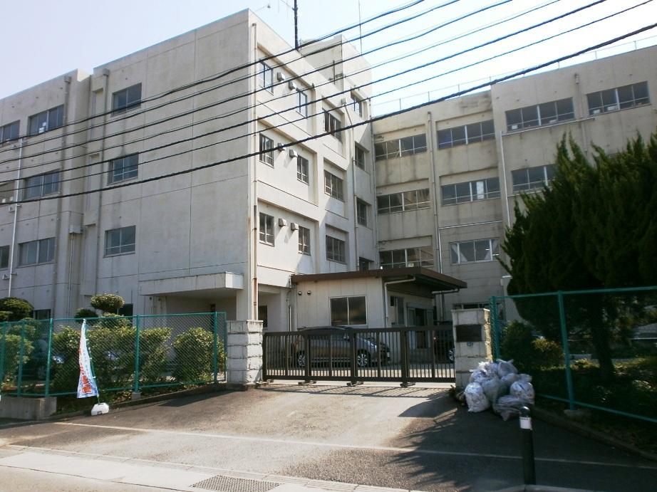 Primary school. Ebina Municipal Kadosawabashi 700m up to elementary school