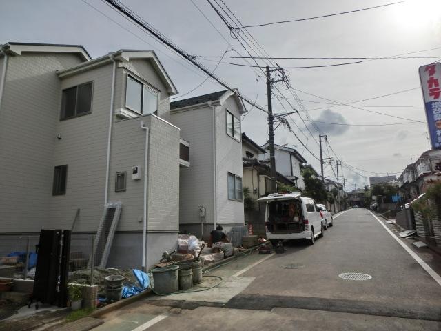 Local photos, including front road. Local (10 May 2013) Shooting