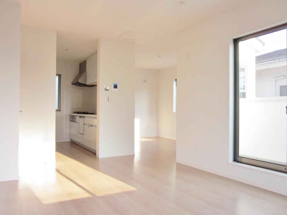 Living. Electric floor heating equipped