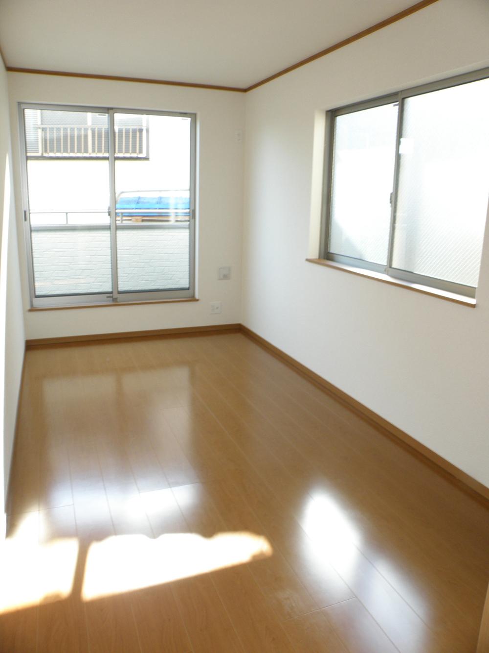 Non-living room. Indoor (12 May 2013) Shooting