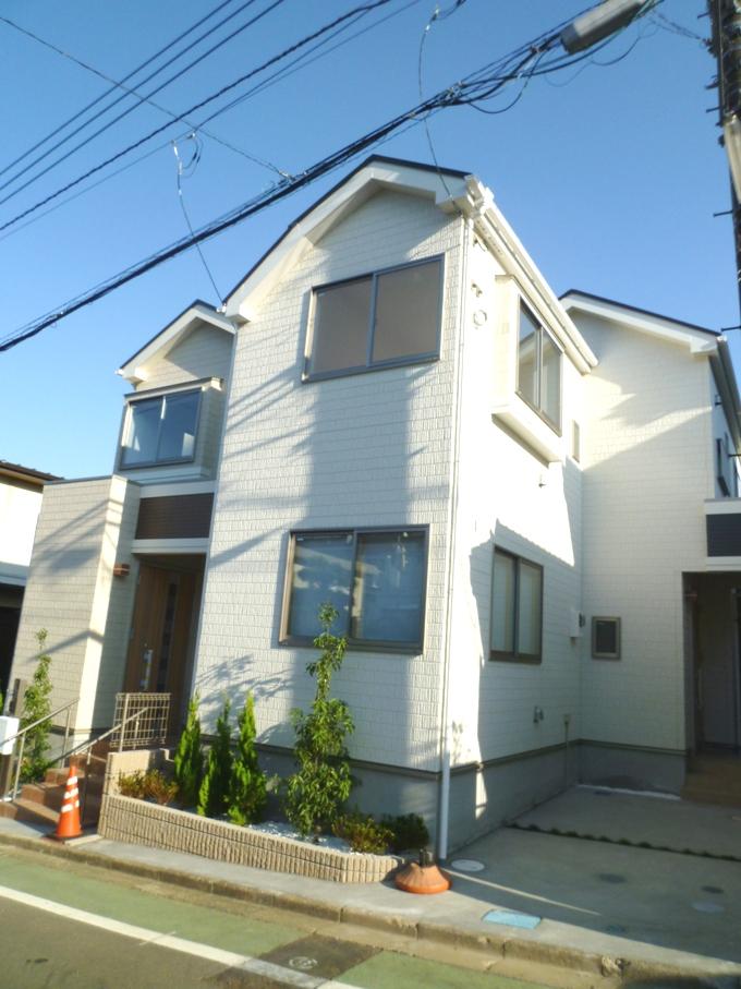 Local appearance photo. 1 Building