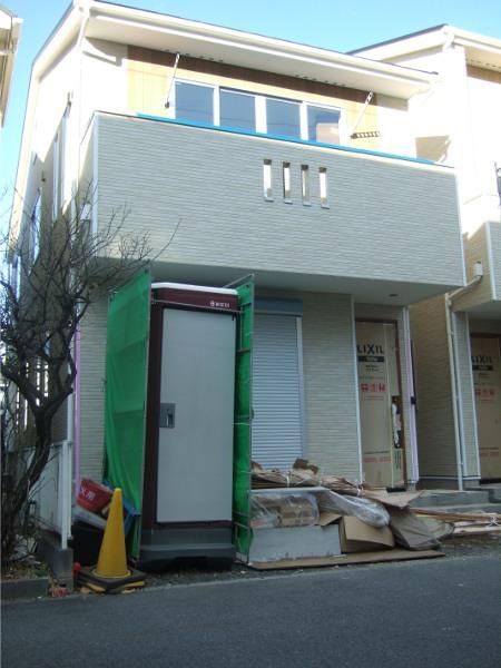 Local photos, including front road. Local (12 May 2013) Shooting