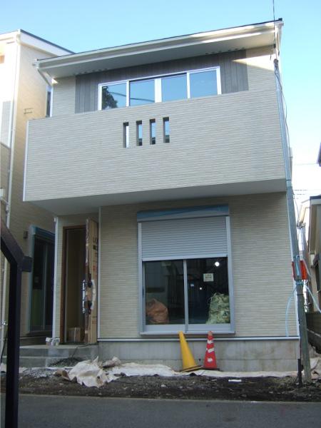 Local appearance photo. Local (12 May 2013) Shooting