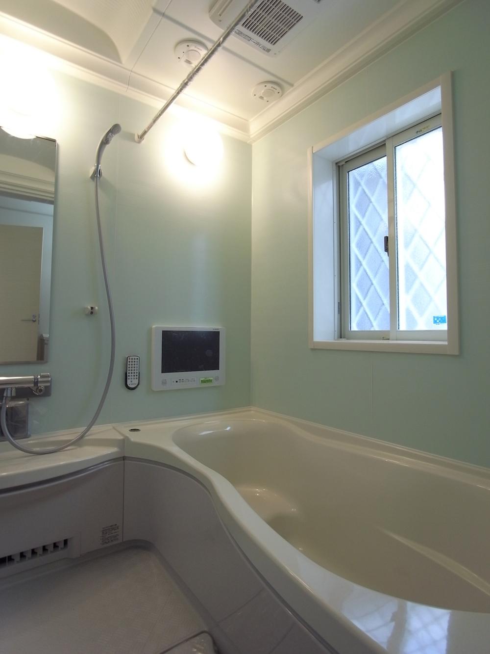 Same specifications photo (bathroom)