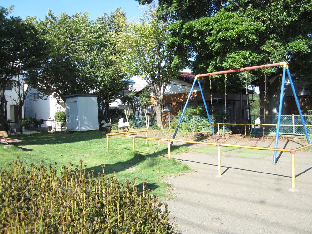 park. Kokubu 300m to flat children's park on the mountain
