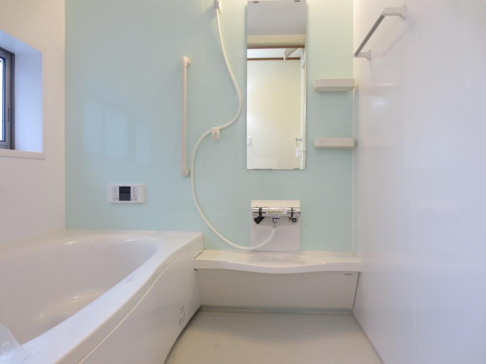 Bathroom. Building 2