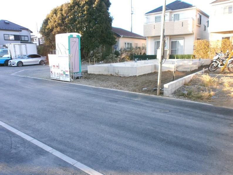 Local photos, including front road. Local (11 May 2013) Shooting