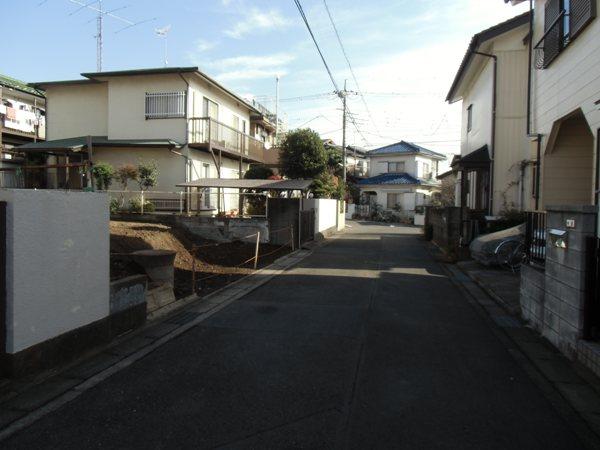 Local photos, including front road. Local (12 May 2013) Shooting