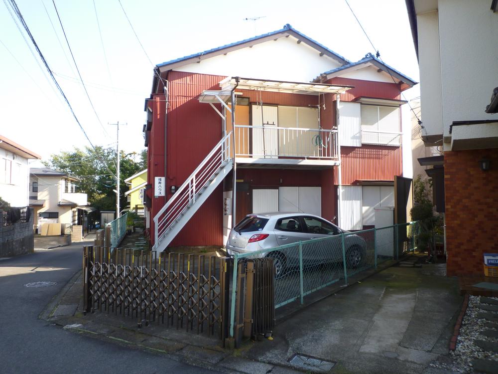 Local photos, including front road. Local (12 May 2013) Shooting