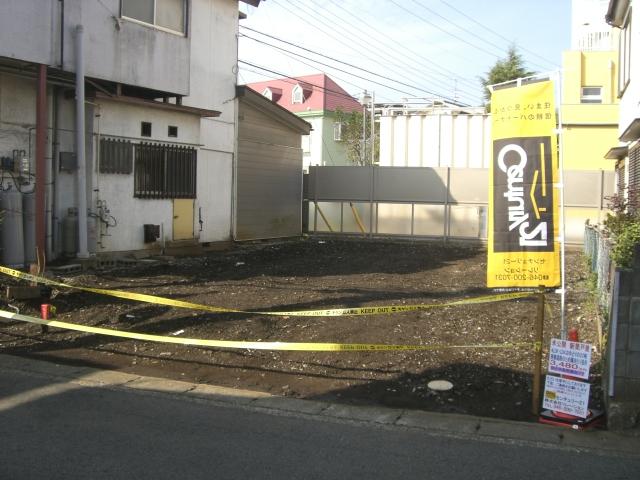 Local appearance photo. Local Current Status, Hit sun facing south road Good.