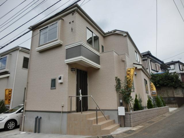 Local appearance photo. Local (10 May 2013) Shooting