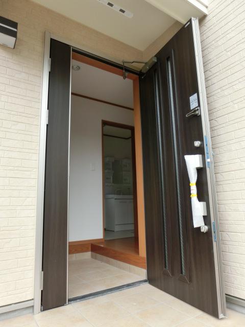 Entrance. Local (10 May 2013) Shooting