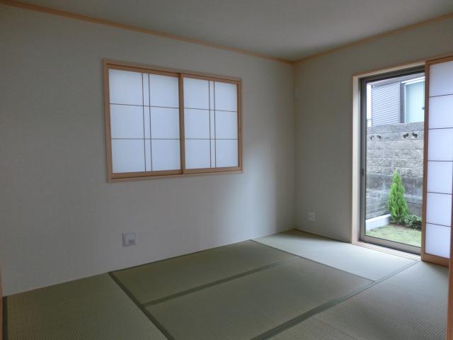 Non-living room. Interior (October 2013) Shooting