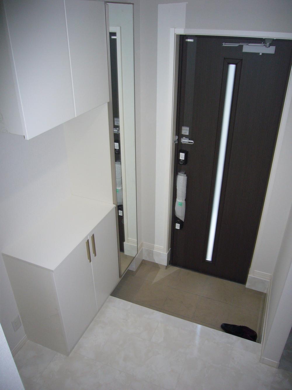 Entrance. Local (12 May 2013) Shooting