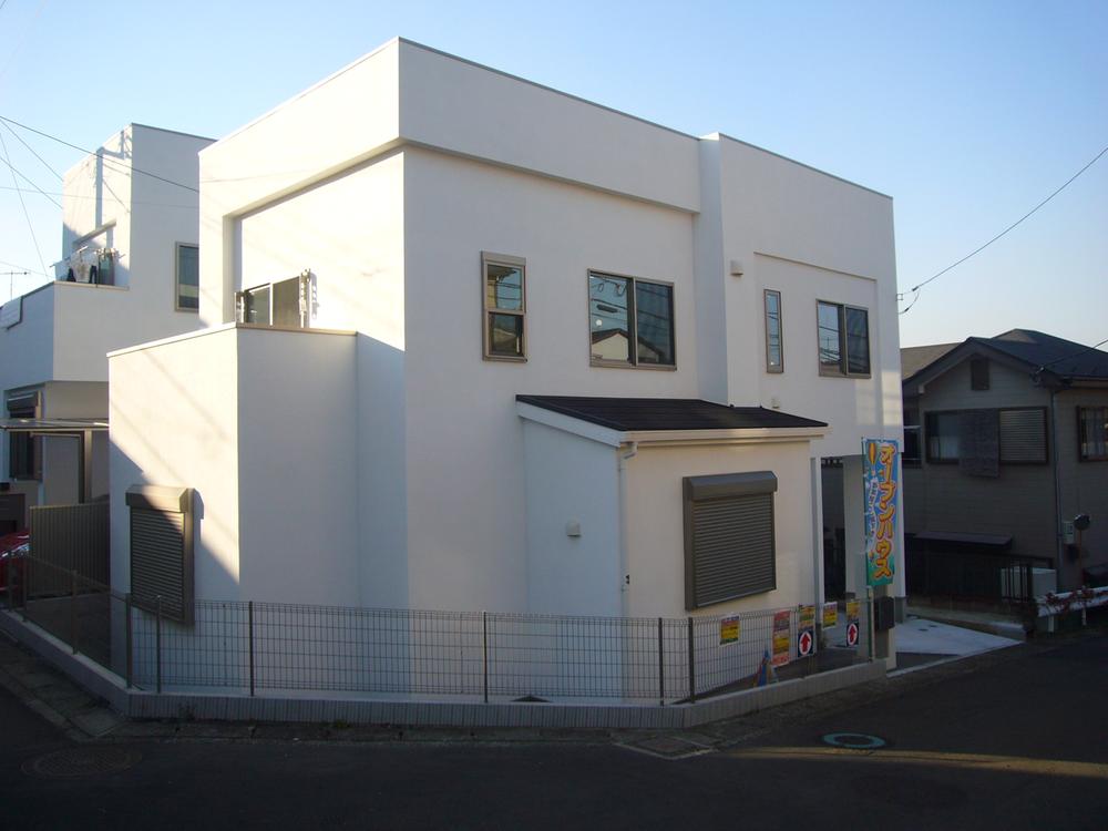 Local appearance photo. Local (12 May 2013) Shooting