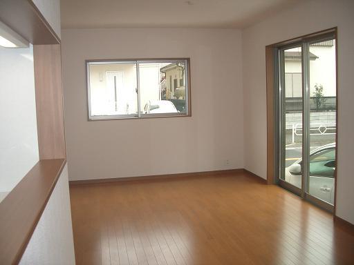 Same specifications photos (living). Same specifications. Clean and full of a feeling of living will let me soften everyone family.