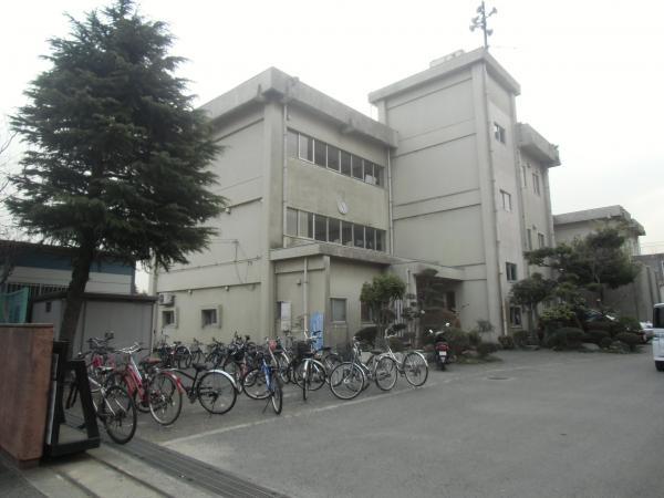Primary school. 700m to Otani elementary school