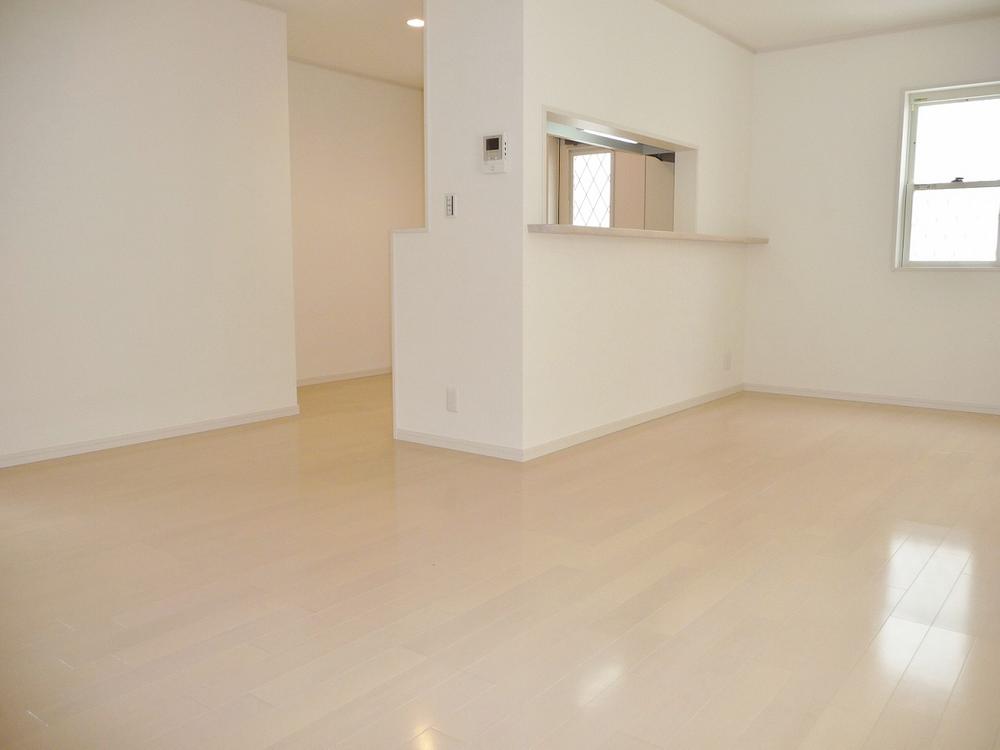 Same specifications photos (living). Example of construction