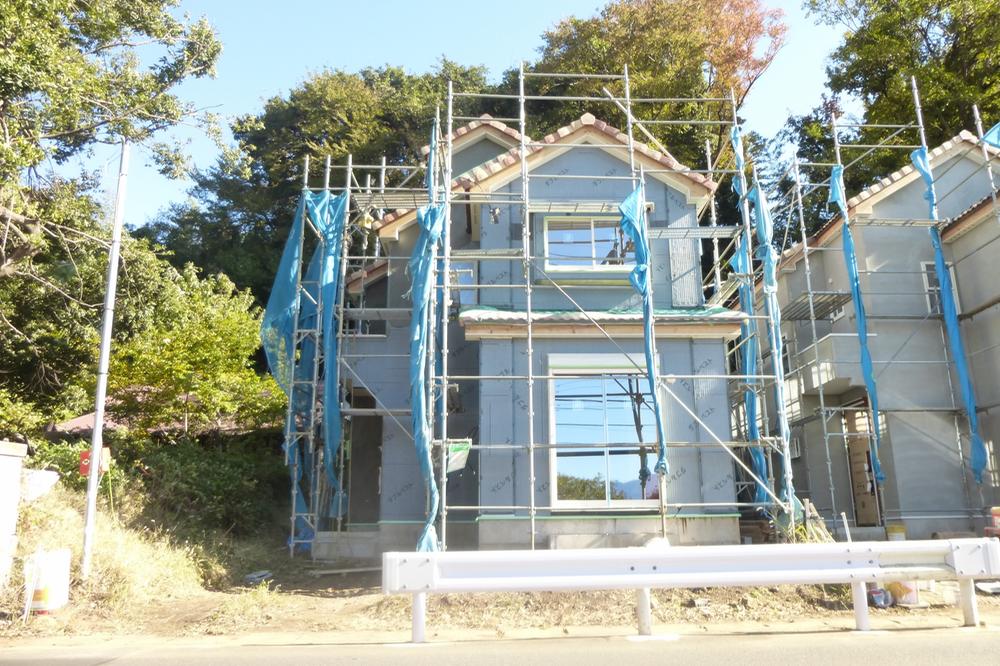 Local appearance photo. Local (11 May 2013) Shooting 1 Building ◆ More than 45 square meters of land room ☆ ◆ The other to 12 square meters or more with a free space ◆ There is a large shopping mall in the vicinity, Life flights is good