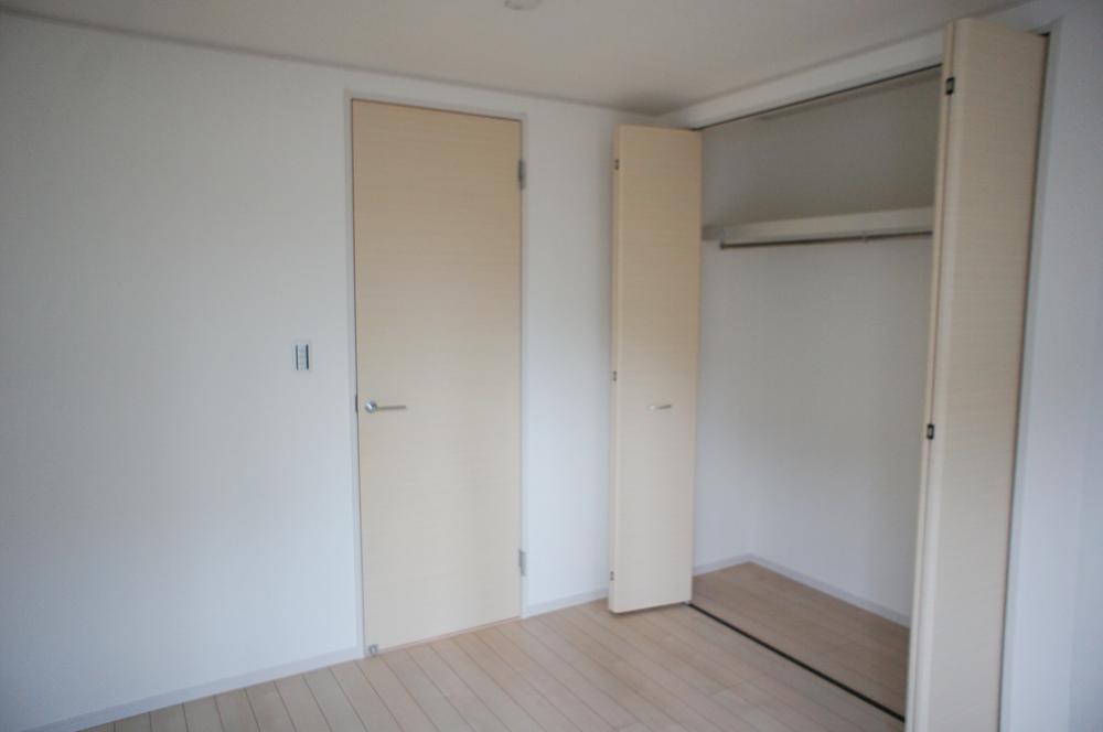 Receipt. All room storage Yes!