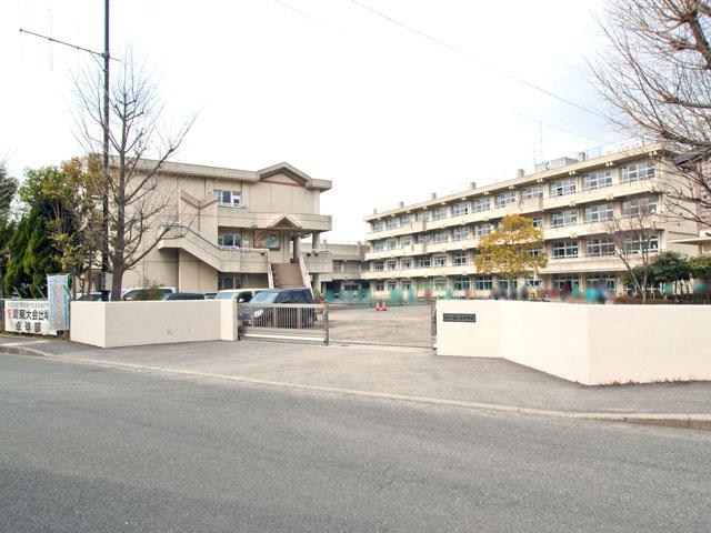 Junior high school. Municipal Kashiwaketani until junior high school 750m