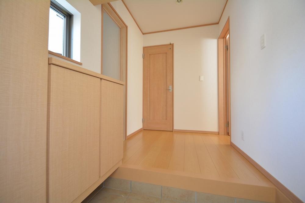 Entrance. Please enter from the spacious entrance ☆