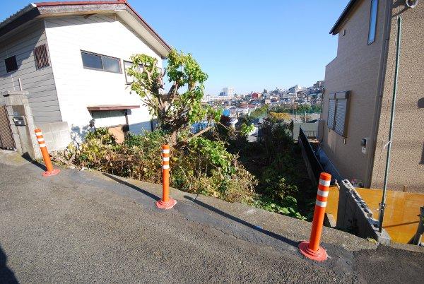 Local photos, including front road. Local (12 May 2013) Shooting