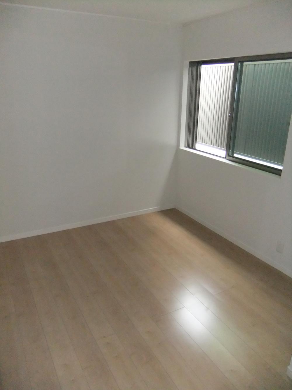 Other introspection. First floor service room