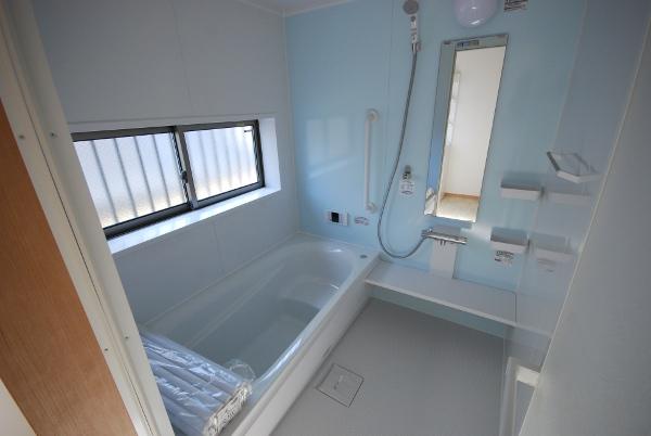 Bathroom. Indoor (10 May 2013) Shooting