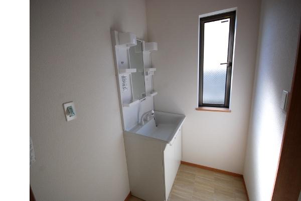 Wash basin, toilet. Indoor (10 May 2013) Shooting