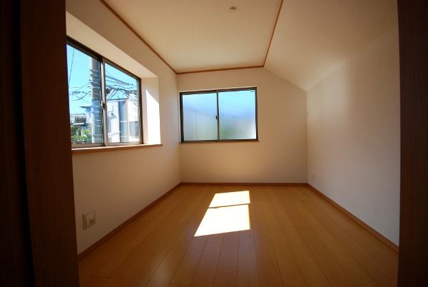 Non-living room. Indoor (10 May 2013) Shooting