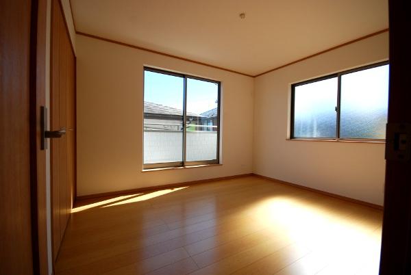 Non-living room. Indoor (10 May 2013) Shooting