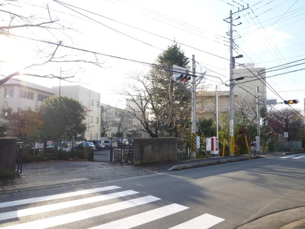 Primary school. 786m to the upper elementary school stars