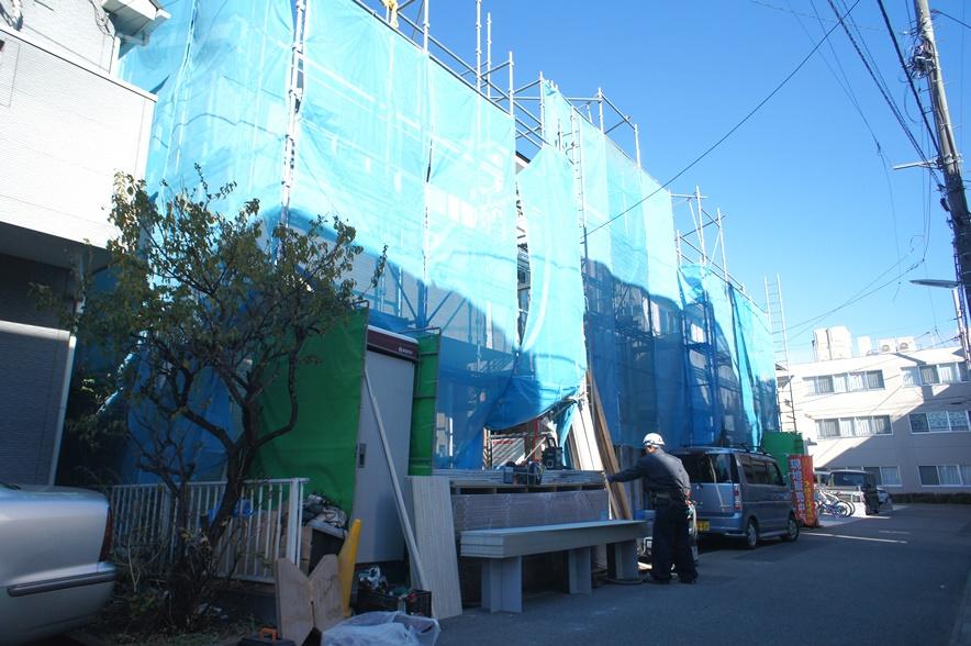 Local photos, including front road. Local (11 May 2013) Shooting