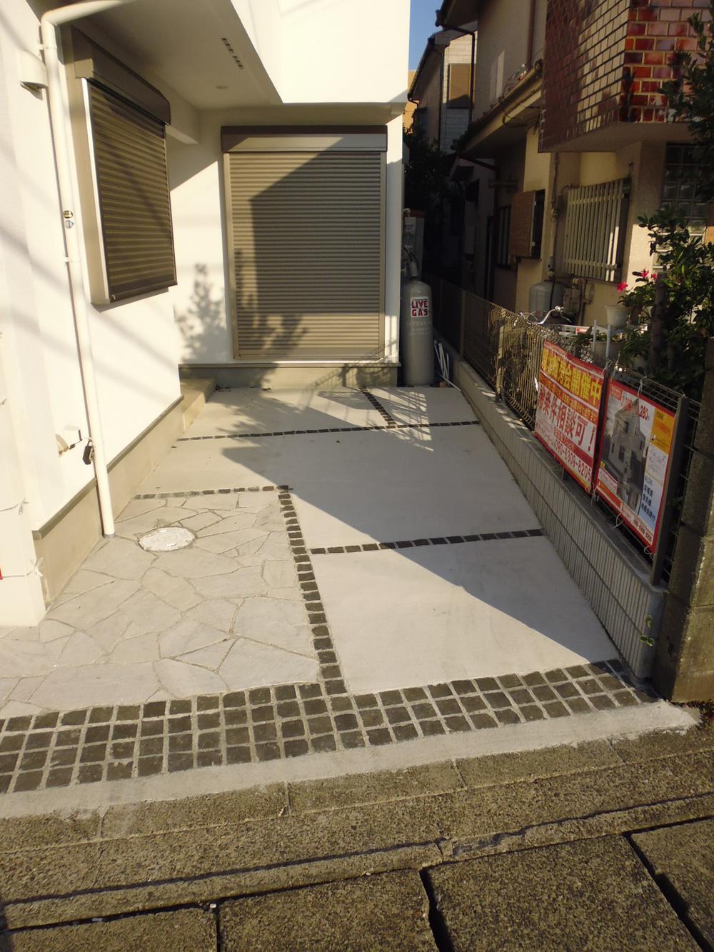 Parking lot. Local (11 May 2013) Shooting