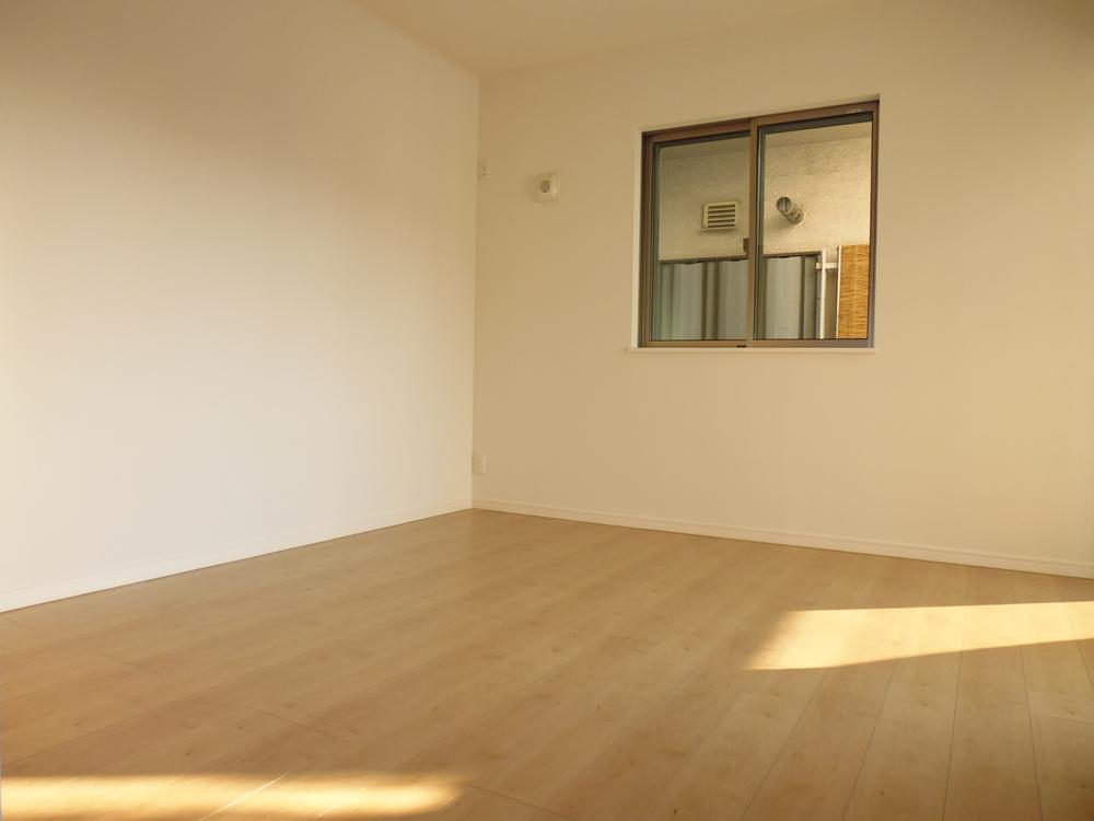 Non-living room. Indoor (11 May 2013) Shooting