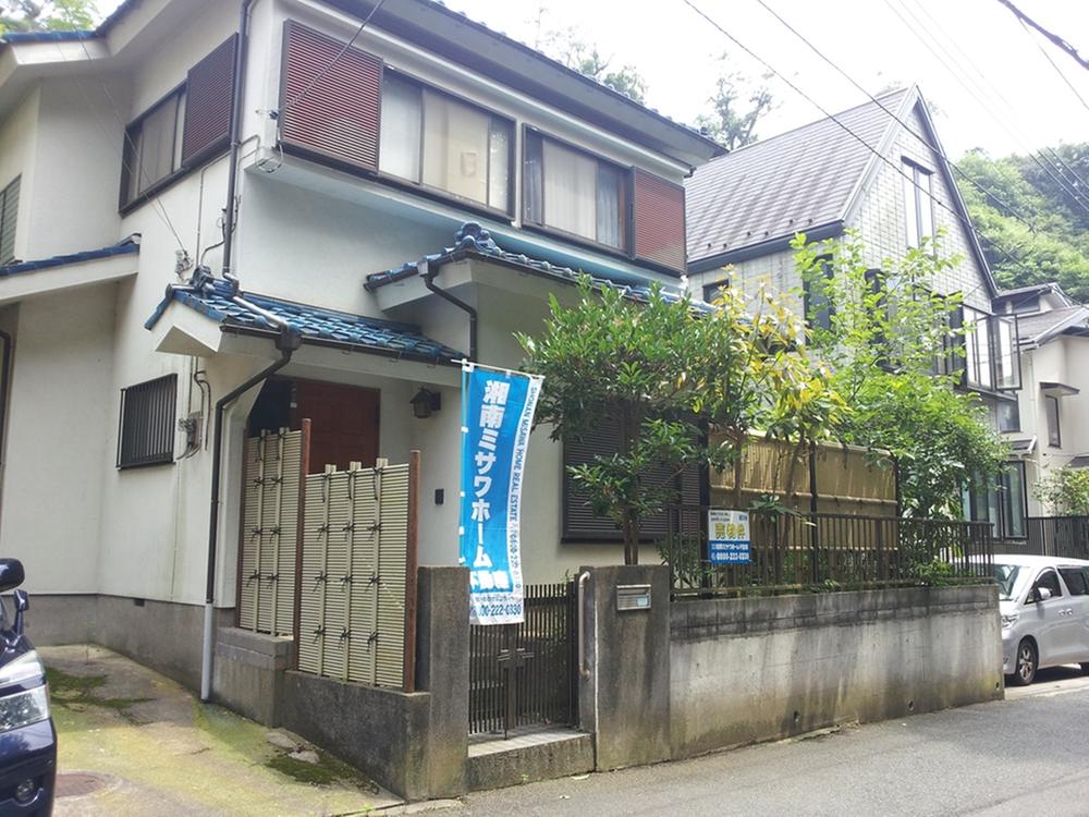 Local photos, including front road. Local (June 2013) Shooting