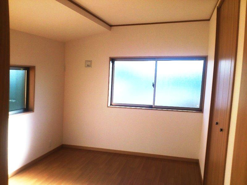 Non-living room. Local (12 May 2013) Shooting