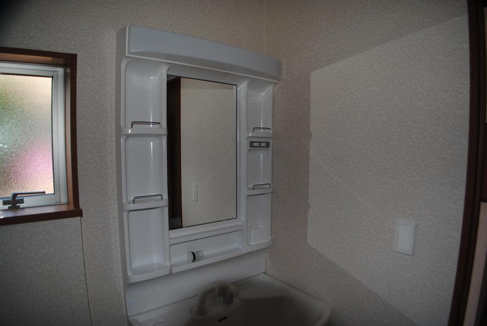 Wash basin, toilet. Indoor (11 May 2013) Shooting