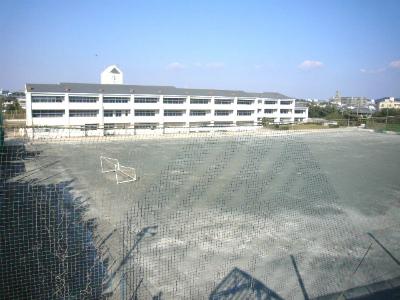 Junior high school. 湘洋 until junior high school 815m
