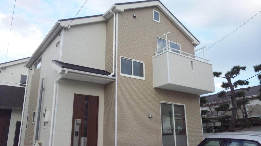 Local appearance photo. Local (12 May 2013) Shooting